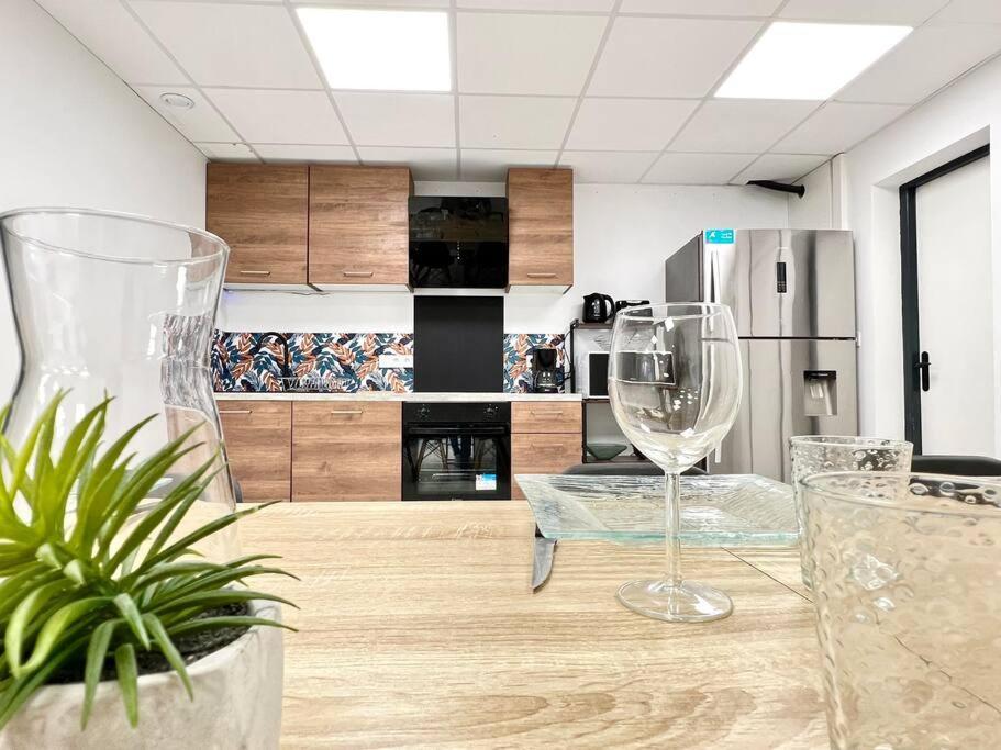 Le Grand Penon ~ Logement Spacieux A 6 Min Du Parc Saint-Georges-les-Baillargeaux Екстериор снимка